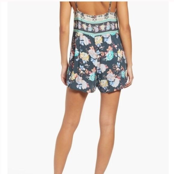 O'NEILL Liam Floral Print Romper in Slate XL - Picture 2 of 14